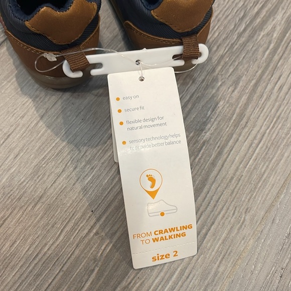 NWT Carter’s Walking Brown “Every Step” Sneakers Size 2 - Picture 4 of 13